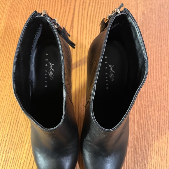 Lord &Taylor 424 Fifth Size 10 Black Bootie - Picture 4 of 12